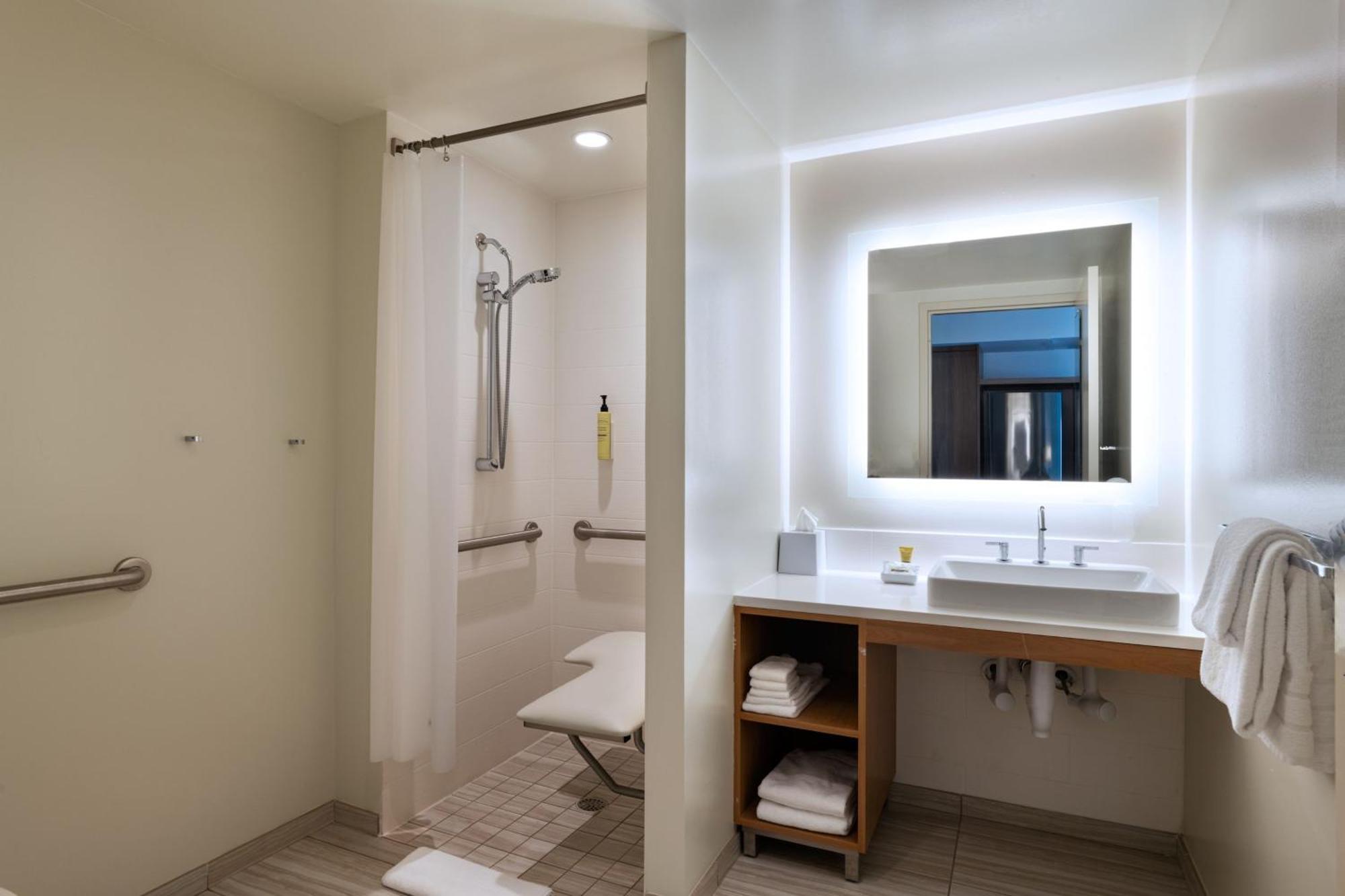 Hotel Element Downtown 3*