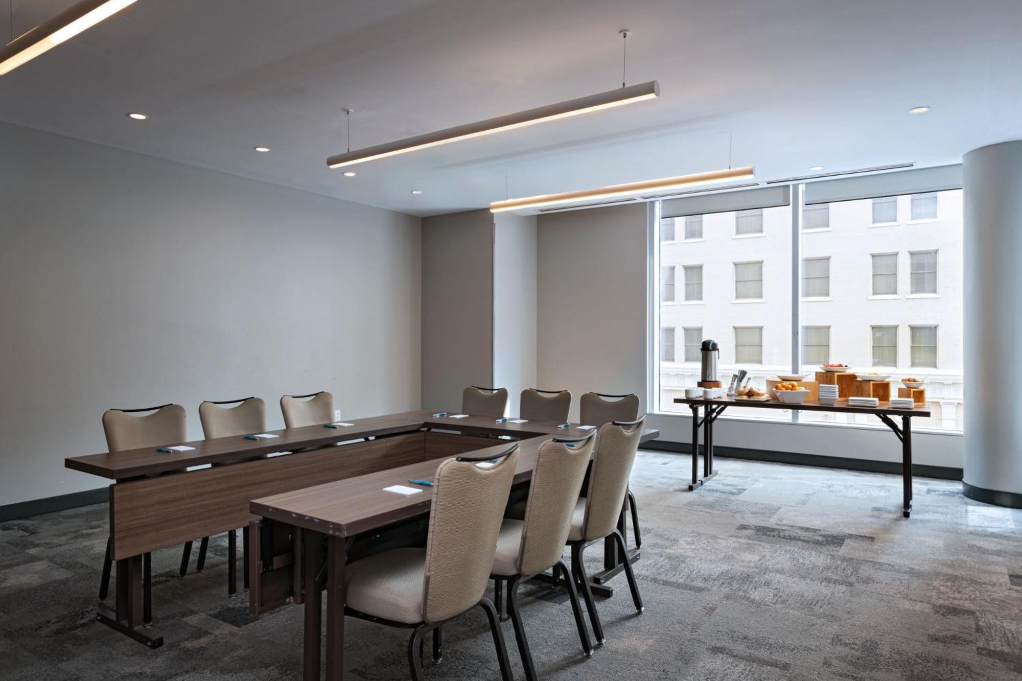 Hotel Element Downtown 3*