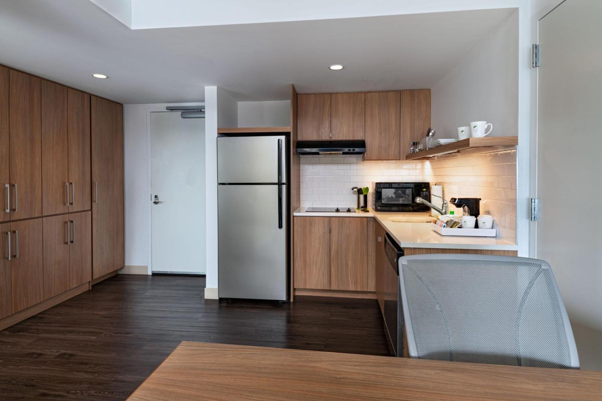 Element Downtown 3*